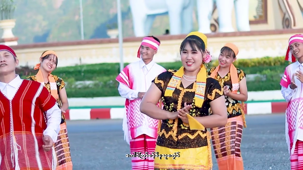 Poe Karen Song လ်ုဖုုံထီ့ခါန်. အင်းဟှလင်...