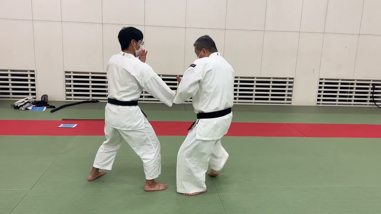 Shorinji　Kempo　   逆小手　押指固　 Gyakugote  Osaeyubi gatame　少林寺拳法