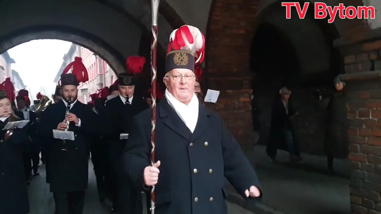 4 grudnia 2024 BARBÓRKOWA POBUDKA z Orkiestrą Górniczą na górniczym osiedlu Nikiszowiec w Katowicach