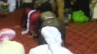  معلاية هنوي فالخزامية هز            سمعها