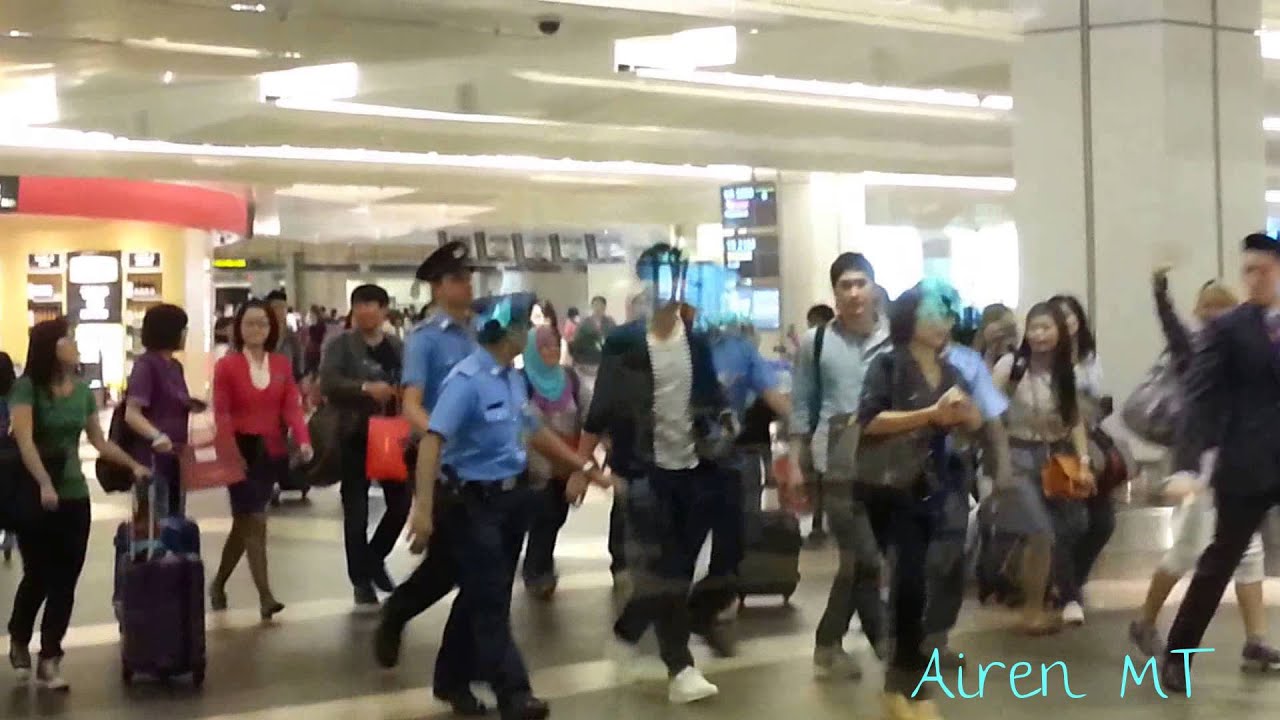 lee seung gi in singapore lee seung gi 2013 singapore changi airport e youtube lee seung gi in singapore lee seung gi 2013 singapore changi airport e youtube