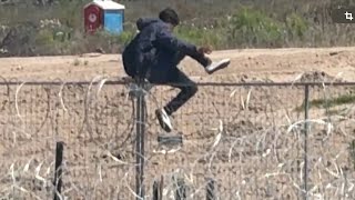 #migrante LE VALIÓ MADRE LA CERCA en la #frontera Y LA BRINCA en un parpadeo lo someten