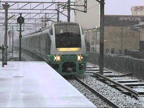 大雪の中疾走するE653系「フレッシュひたち」 警笛付き