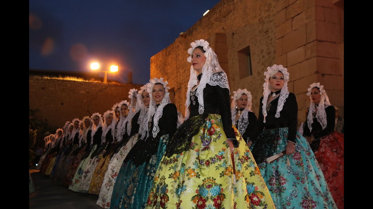 Recepción oficial del alcalde de Alicante a las candidatas a Belleses del Foc