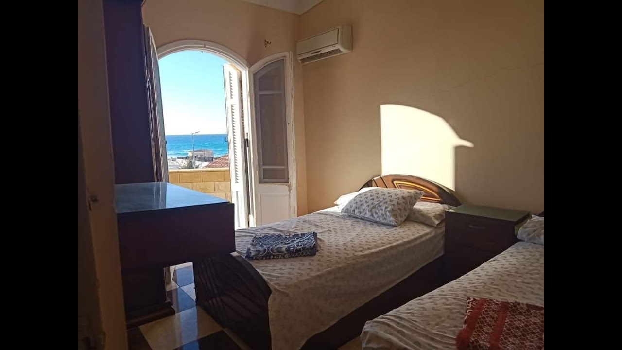 شاليهات المالديف مرسي مطروح أم الرخم على البحر مباشرة استمتعوا معنا بالإجازة الفيديو على الطبيعة