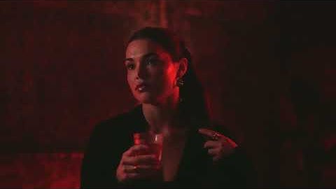 Essiyas - Run Away (Official Video)