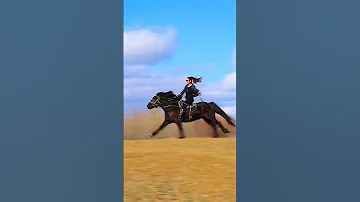 خلوني نعيش حياتي 