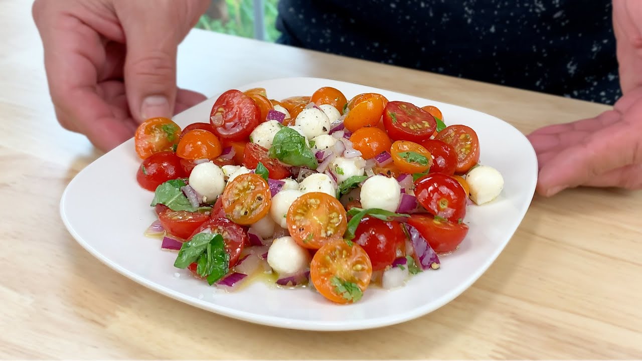 EASY CAPRESE SALAD Recipe 🍅 | Ensalada de Tomates Cherry y Queso Mozzarella