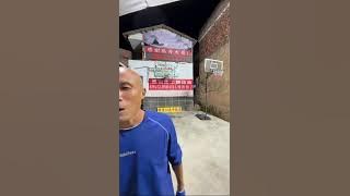 One man, one courtyard, one basketball, one move, one dream! 2025-11-30 00:11:48
