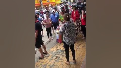 Những pha giựt cô hồn kinh điển. Rằm tháng 7 Sài Gòn, cô hồn sống.