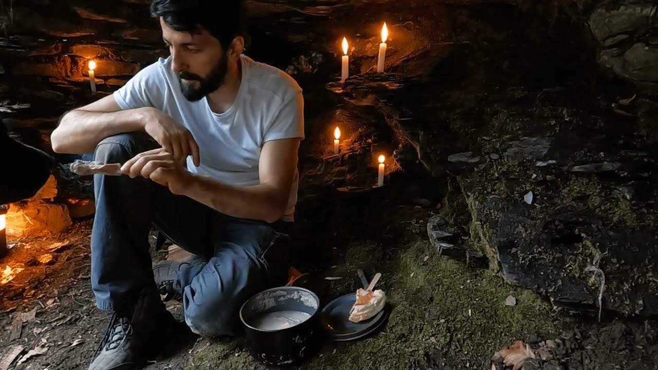 Survival life by the stream in the deep forest - My survival in nature