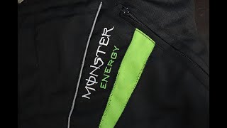 〔モンスター・エナジーのバイクパンツ2回の洗濯でボロボロ。〕　もったいないので、洋服の直し屋さんで補修してもらいました。