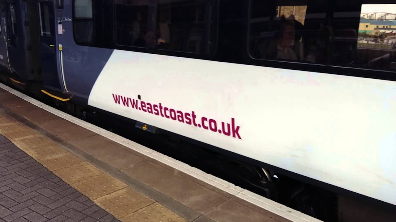 43319 and 43305 departing for Kings Cross