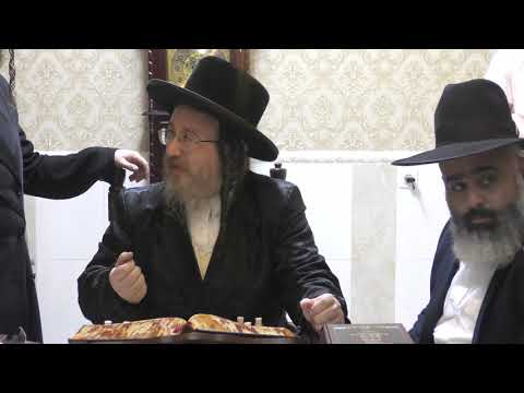 הרב אילן גוזל בבית כ"ק האדמו"ר מביאלא שליט"א בביקור חג עם ילדי שגיא ויעקב