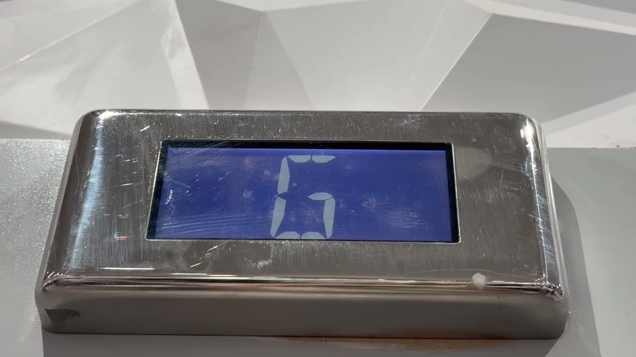 مصاعد OTIS Gen2 محل ماكس في مجمع سينومي سلام مول 