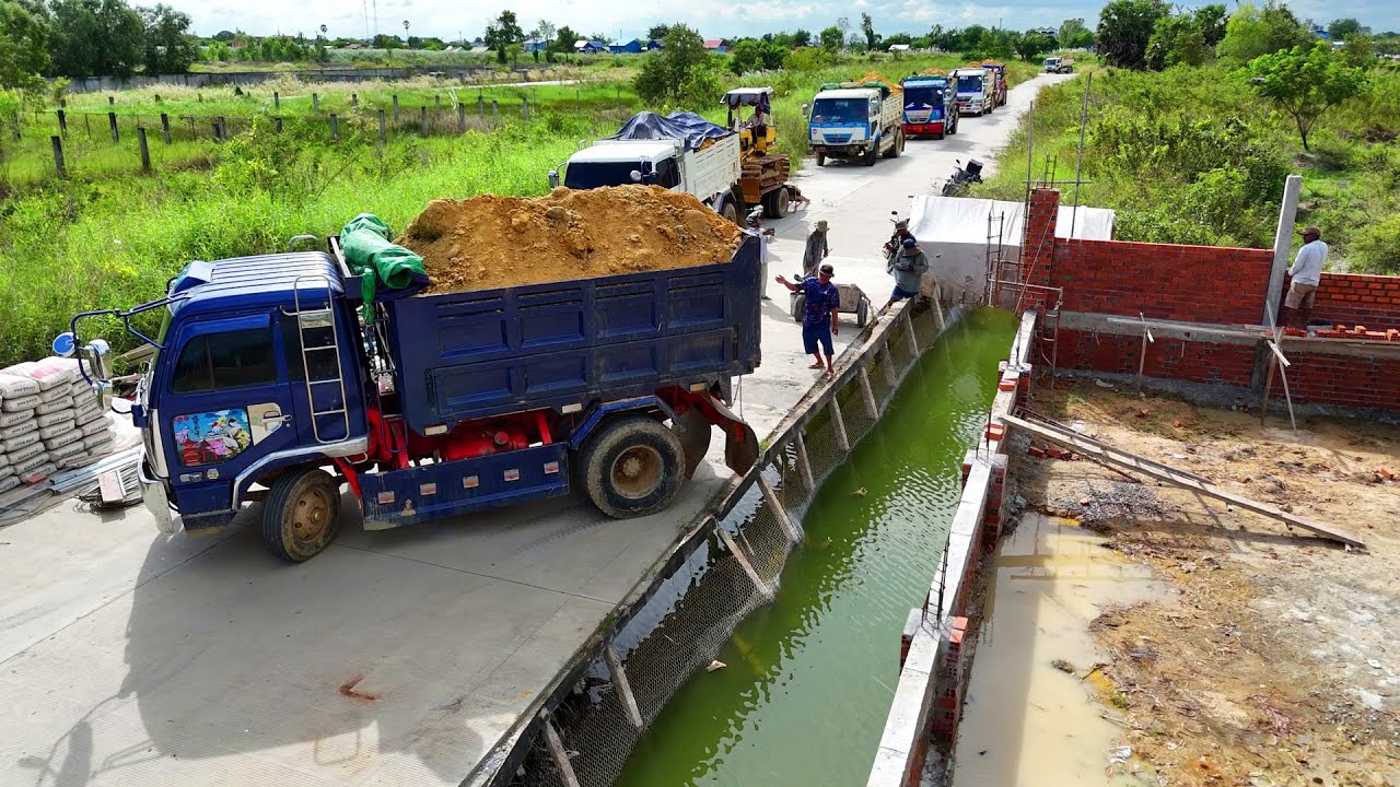Perfectly Starting New Landfill with Dump Truck 5-Ton & Dozer KOMAT’SU Fill the beam, Mix VDO