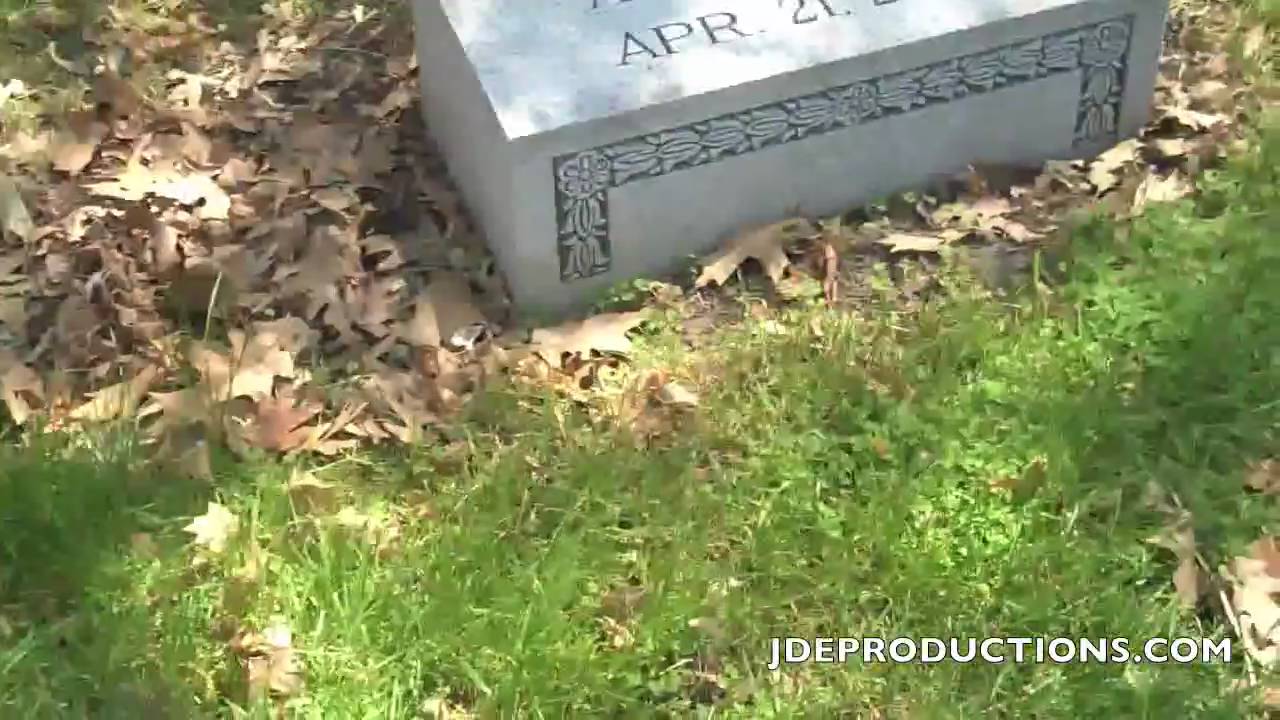 Forest Home Cemetery Davidson Grave (harley davidson motorcycle