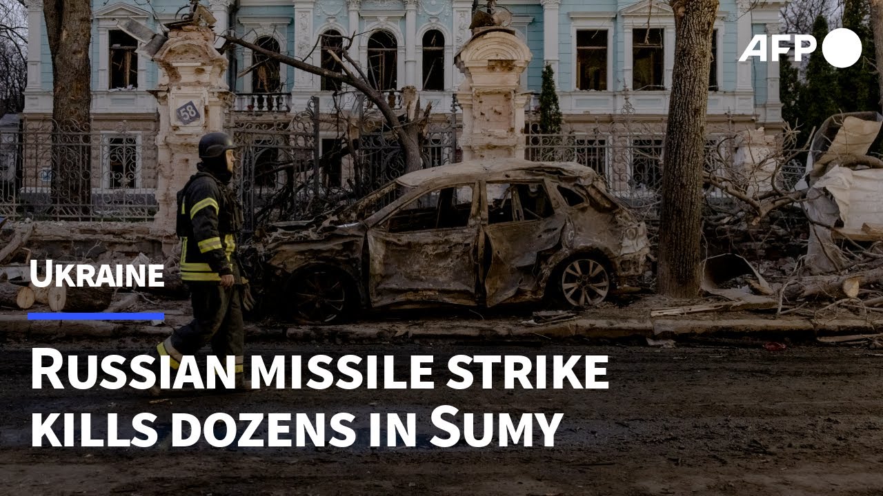 Ukraine emergency services in Sumy where Russian strike killed dozens | AFP