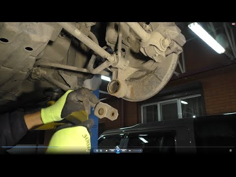 Замена нижнего сайлентблока задней цапфы на Toyota Camry XV50 Тойота Камри 2011 года, 2,5