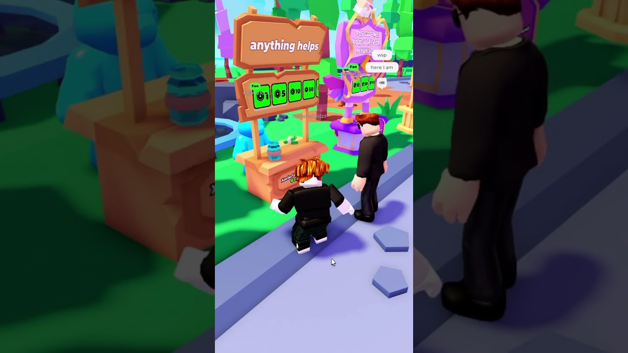 Who gets more attention, Main or Alt?