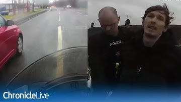 Rekaman mengejutkan menunjukkan pengendara sepeda motor dengan kecepatan 130mph kabur dari polisi dalam pengejaran sejauh 33 mil