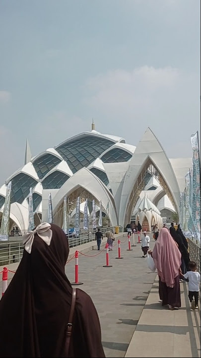Beginilah Kemegahan Dan Keindahan Masjid Al Jabbar Bandung