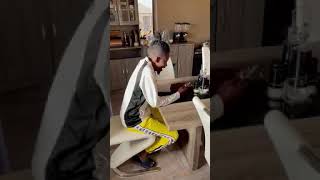 Penene Ponono Motlogeleng A Tsamaye