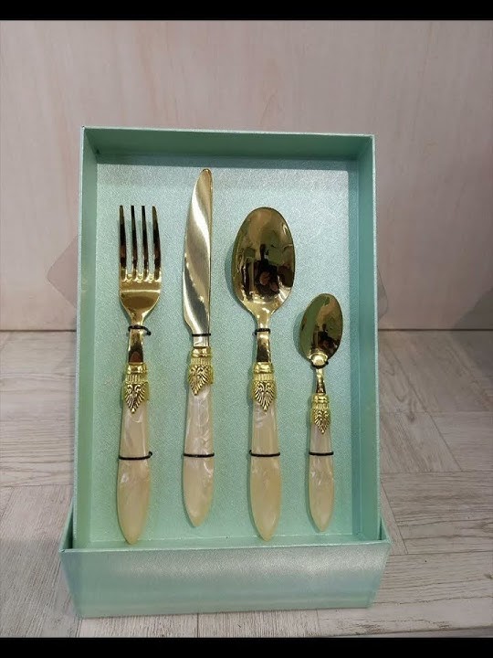 Yetuk ayollar porno Trannies ogizdagi porno