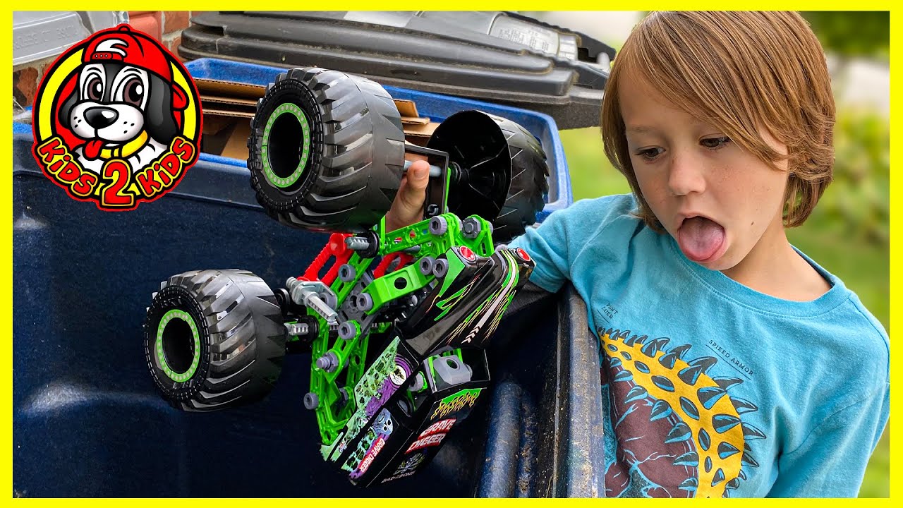 Meccano Junior Monster Jam Grave Digger Monster Truck Build Kit