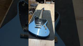 Guitare custom terminée, stage de Christophe