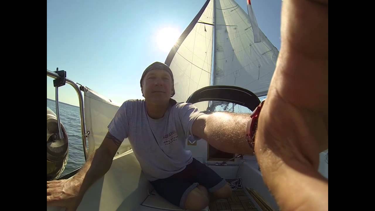 Segelstunde - Das Manöver Beiliegen - Demonstriert vom Sailing Bassman