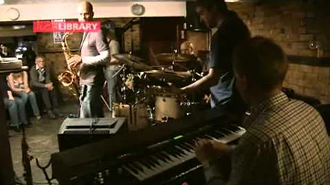 Guthrie Govan & The Fellowship - Chromazone / The ...