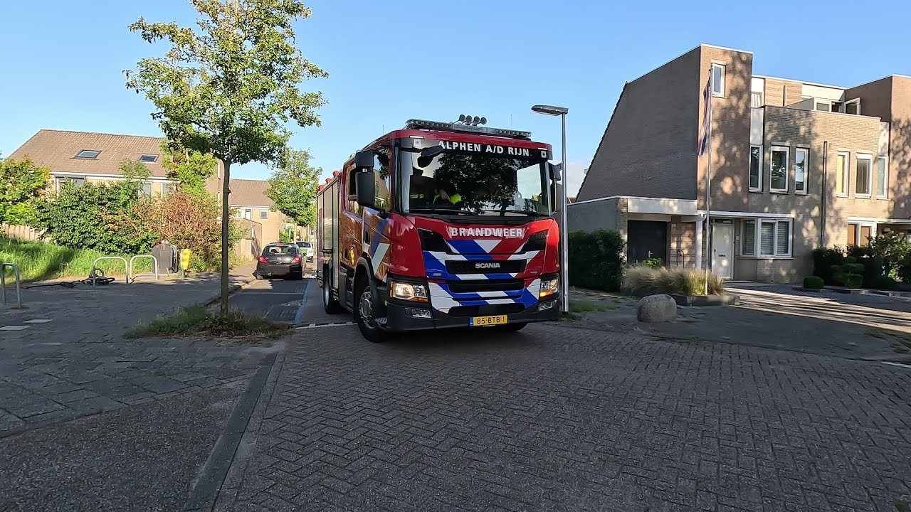 Brandweer naar brand garagebox in Alphen a/d Rijn - YouTube