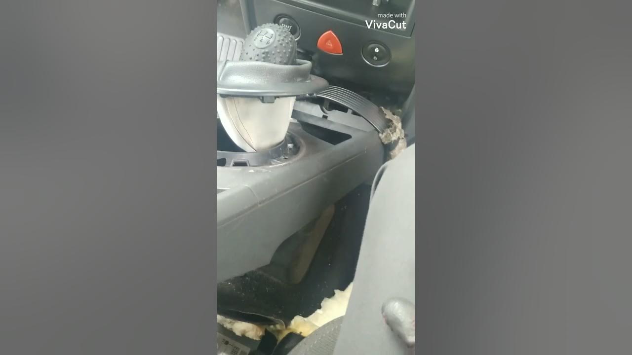 emplacement calculateur de airbag Renault clio 2 YouTube