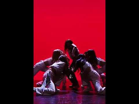 #YEJI #SHORTS #DANCE #RIVER | ARTIST OF THE MONTH DANCE COVER #ITZY