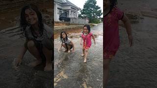 Download Lagu senam lompat kedepan sambil main air MP3