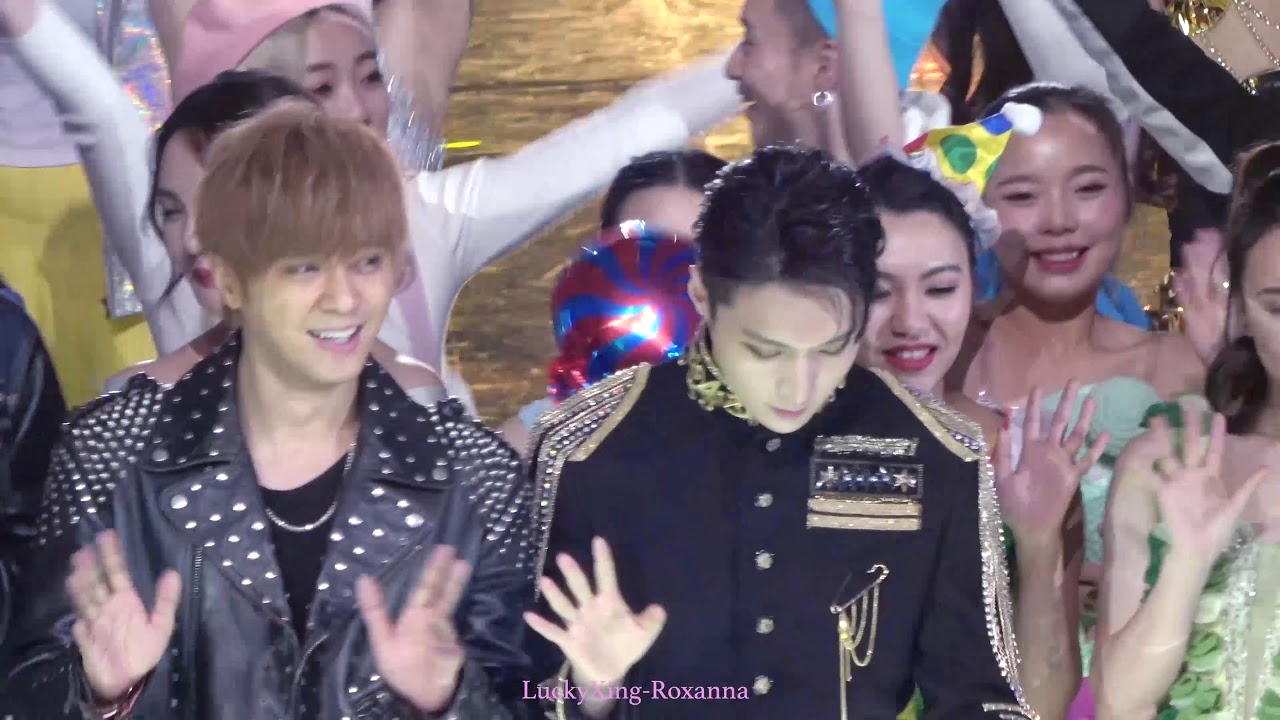 [FANCAM] 31122017 ZHANG YIXING 张艺兴 EXO LAY FOCUS BY LuckyXingRoxanna - 2018 HUNANTV NEW YEAR CONCERT