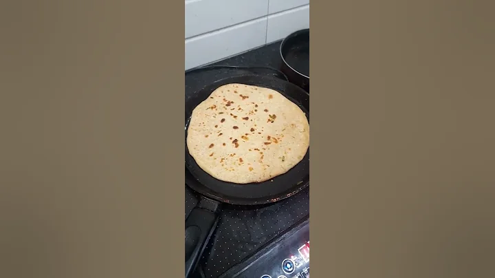 Unique Style Garlic Paratha | Crispy Multi layered Garlic Paratha | Garlic Paratha Recipe