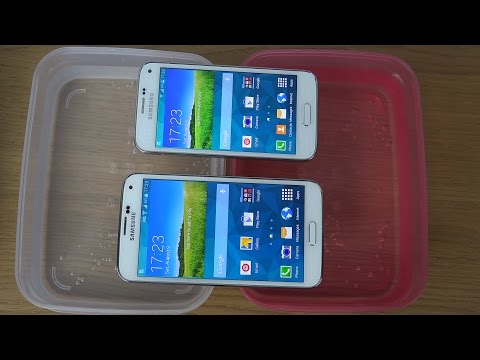 Samsung Galaxy S5 vs. Samsung Galaxy S5 Mini - Water Test (4K)