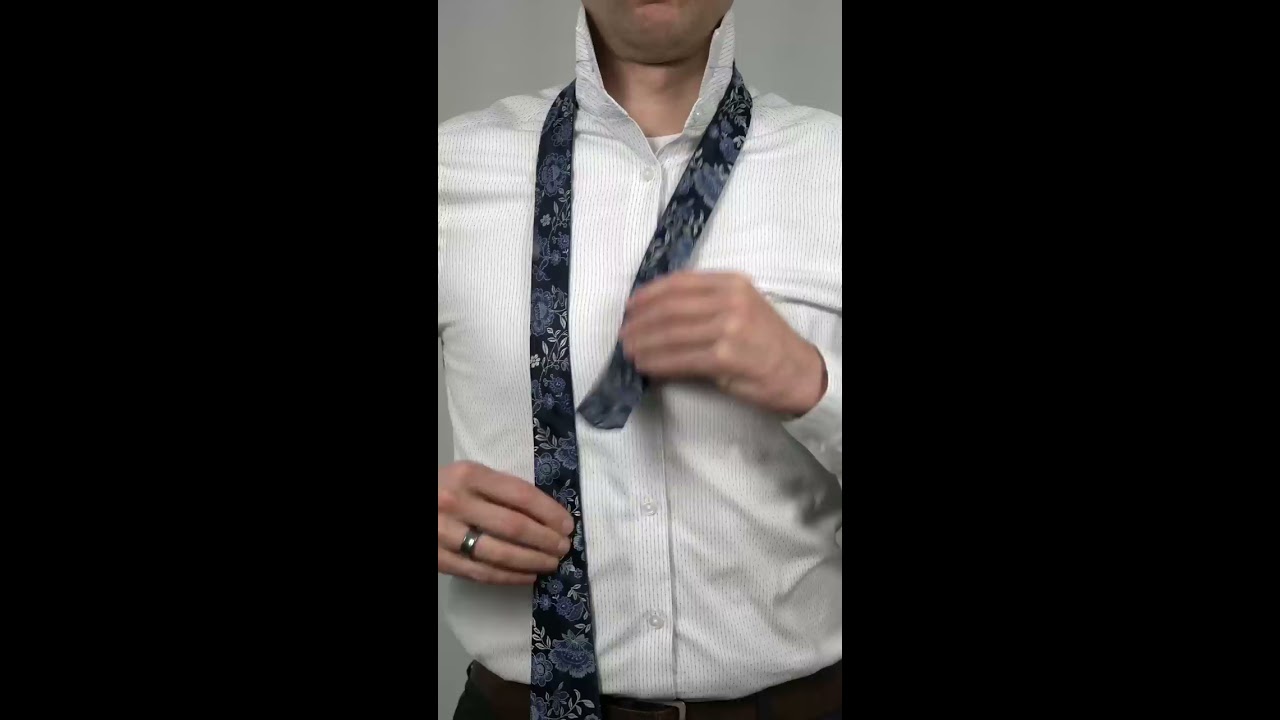 How To Tie A Half Windsor Knot Shorts 