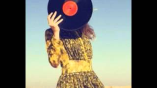 Ne Faqen Tende Paske Nje Nishan Kendojne Donika & Erjona Xhuke