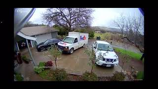 FedEx guy makes a huge mistake delivering a package