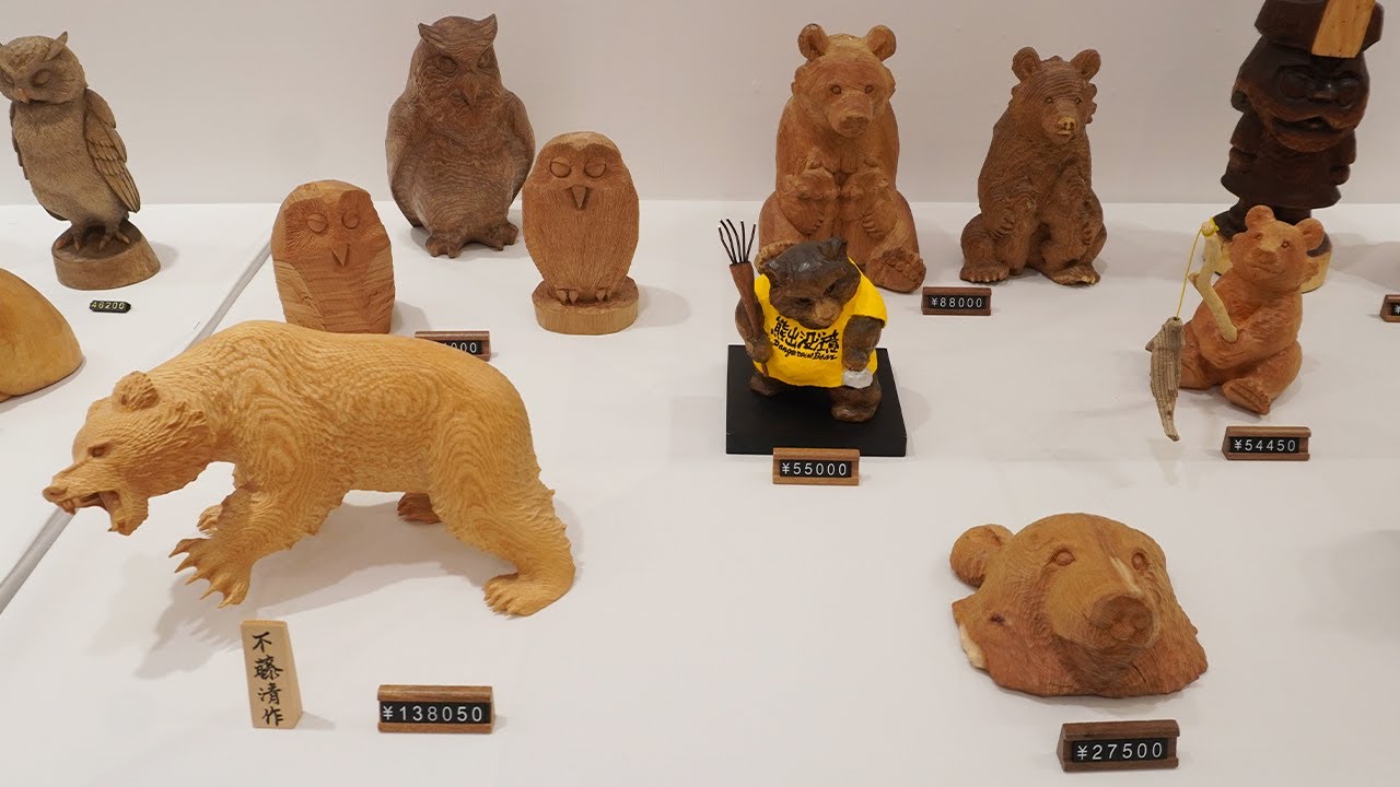 巨大熊の木彫り Handmade wooden Bear Hokkaido 巨大熊の木彫り Handmade wooden Bear Hokkaido - メルカリ