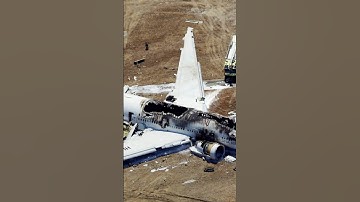 Plane makes emergency crash lading on Long Island beach✈️🛫 #shorts #youtubeshorts #areoplane#crash