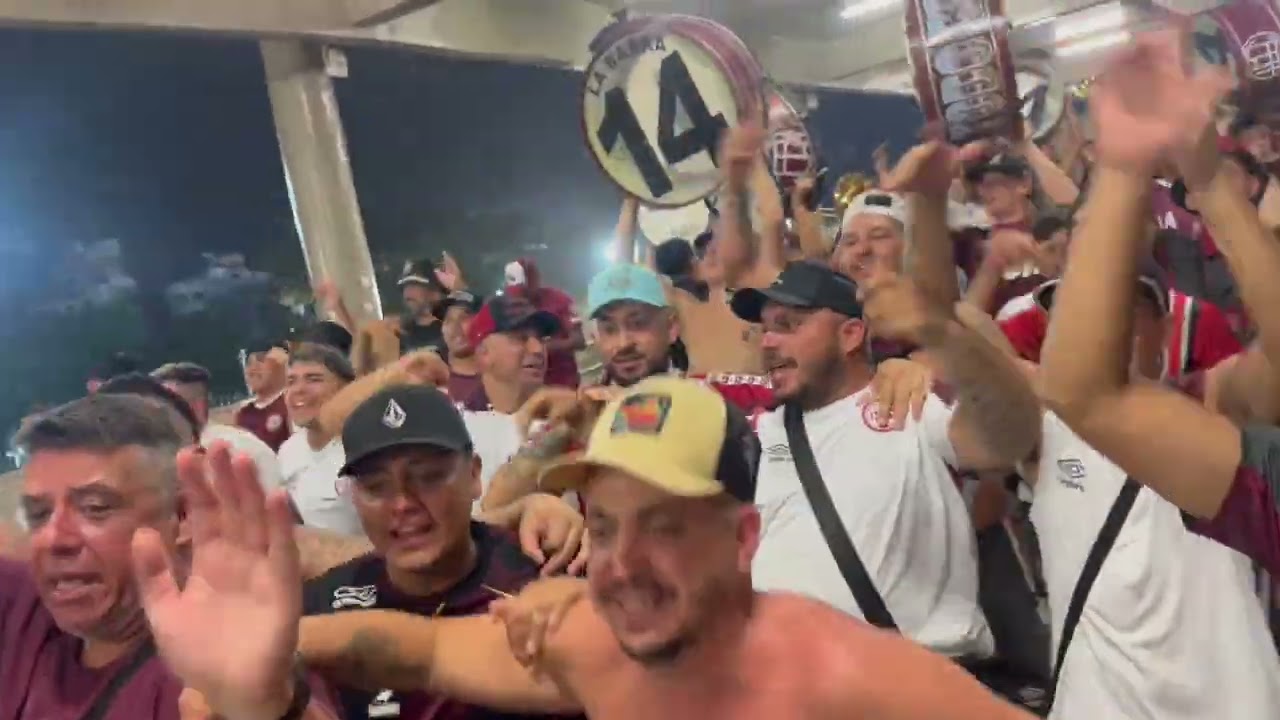 Así se retiraban los hinchas de Lanús del Maracaná siendo Campeones de la Recopa 