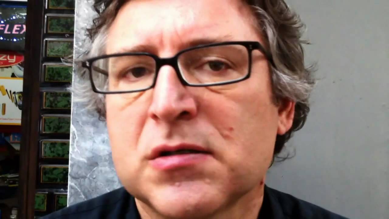 Devant le domicile d'Albert Camus