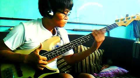 Fender Urge I bass jamming