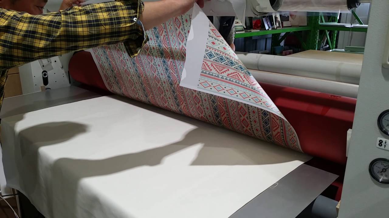 2nd step  Roll pressing supply transfer liquid between material and transfer PET film