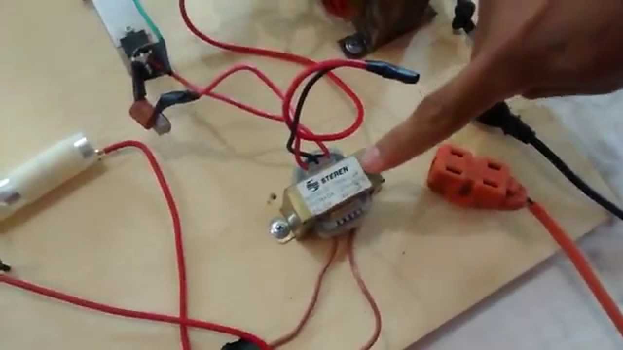 Breve explicación del funcionamiento de la Bobina Tesla