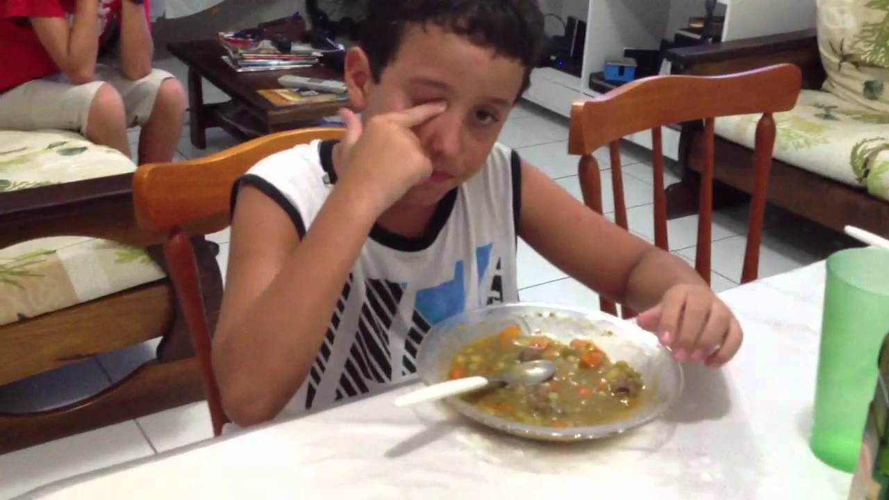 Bigabu tomando sopa